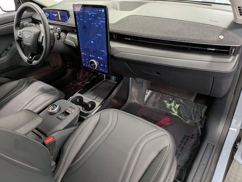 Used 2024 Ford Mustang Mach-E Premium image 30