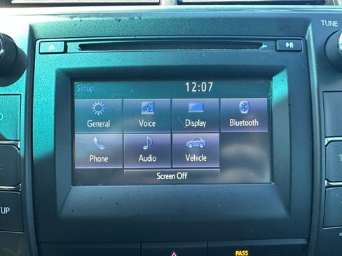 Used 2017 Toyota Camry SE image 14