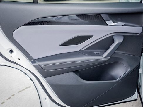 New 2026 Volkswagen Tiguan SE R-Line image 28