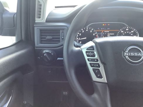 Used 2024 Nissan Titan SV image 15