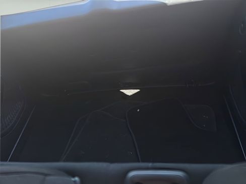Used 2017 Jeep Renegade Latitude AWD/4WD image 9