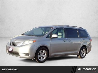 Used 2017 Toyota Sienna LE