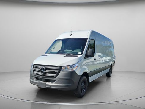 Used 2026 Mercedes-Benz Sprinter 2500 image 2