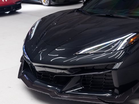 Used 2024 Chevrolet Corvette Z06 w/ Z07 Performance Package image 33