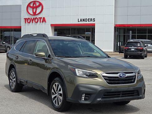 Used 2020 Subaru Outback Premium AWD/4WD image 1