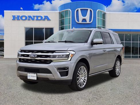 Used 2024 Ford Expedition Limited AWD/4WD image 7