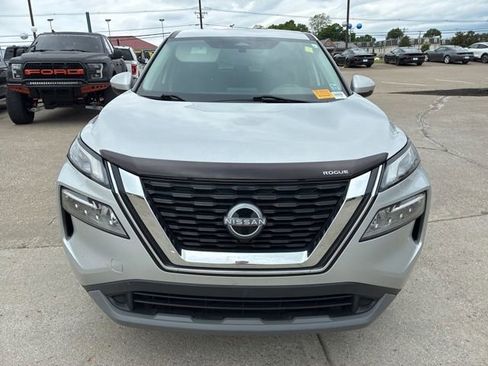 Used 2022 Nissan Rogue SV AWD/4WD image 2