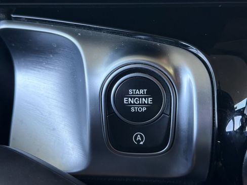 Used 2022 Mercedes-Benz GLB 250 image 22