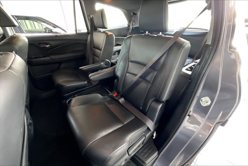 Used 2022 Honda Pilot Touring image 14