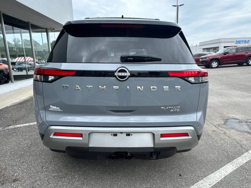 Used 2023 Nissan Pathfinder Platinum w/ Cargo Package AWD/4WD image 4