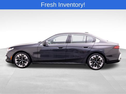 Certified 2026 BMW 540i xDrive AWD/4WD image 2