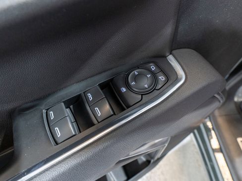 Used 2025 Chevrolet Silverado 1500 LT image 14