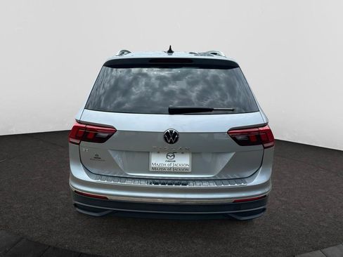 Used 2023 Volkswagen Tiguan SE FWD image 4