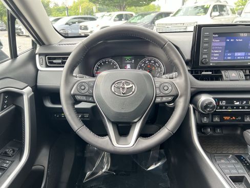 Used 2022 Toyota RAV4 XLE Premium AWD/4WD image 16