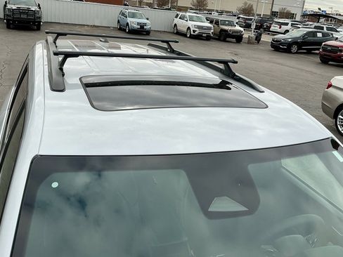 Used 2024 Jeep Grand Cherokee L Altitude image 12