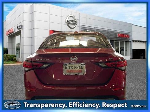 Used 2021 Nissan Sentra SR w/ SR Premium Package FWD image 7