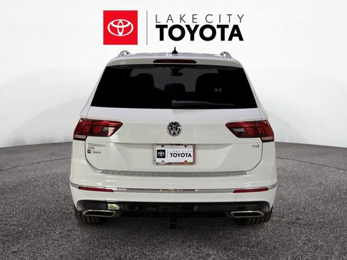 Used 2018 Volkswagen Tiguan SEL Premium w/ R-Line Package image 7