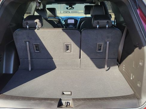 Used 2023 Chevrolet Traverse Premier image 12