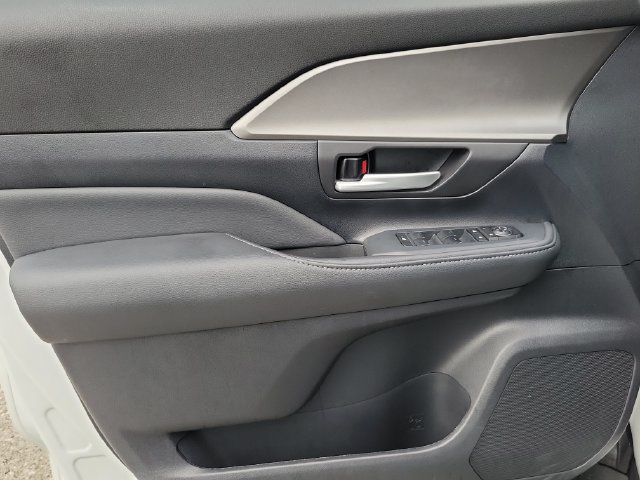 Used 2026 Toyota Grand Highlander AWD Hybrid image 12