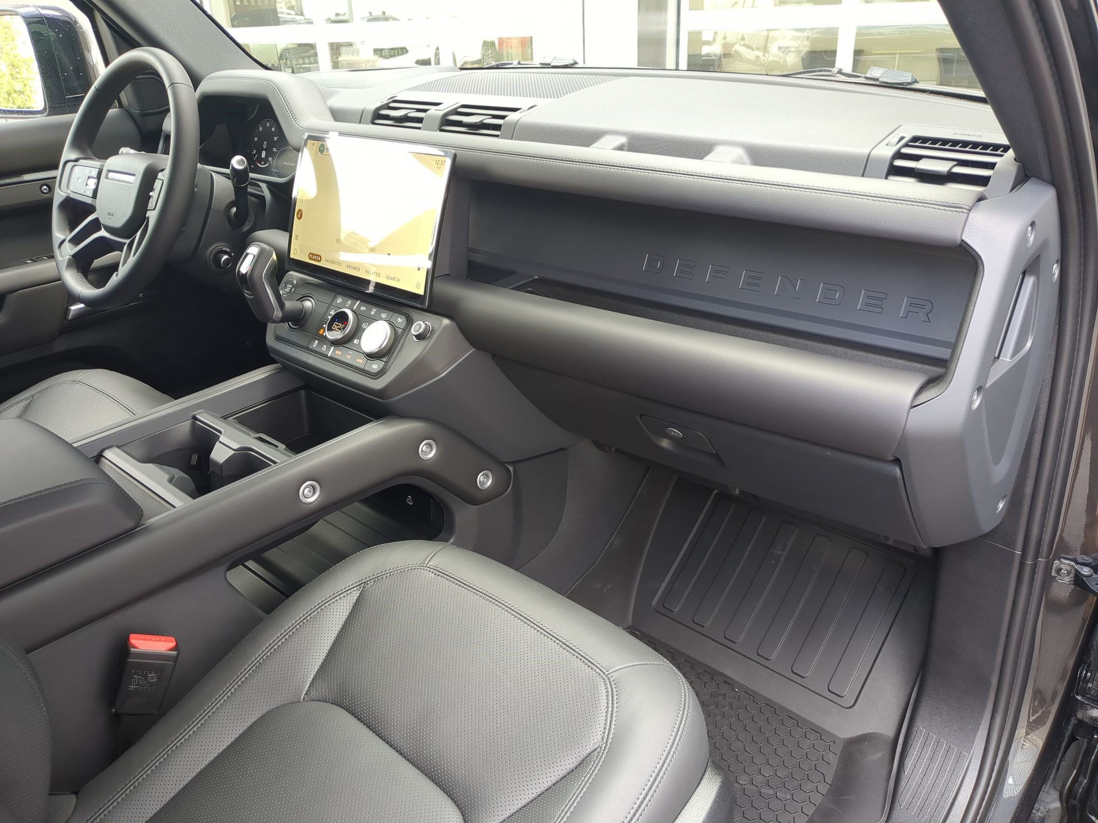New 2026 Land Rover Defender 110 X-Dynamic SE AWD/4WD image 33