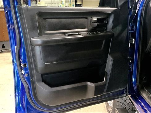 Used 2018 RAM 2500 Tradesman w/ Chrome Appearance Group AWD/4WD image 19
