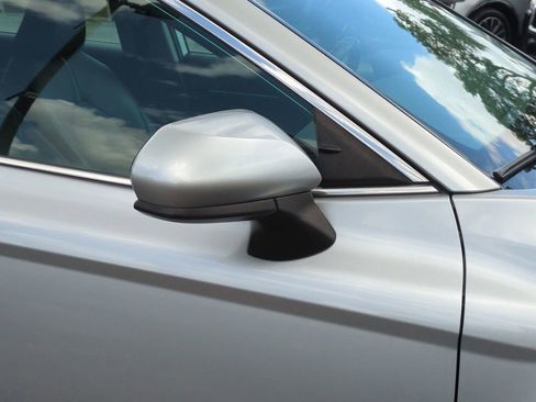 Used 2019 Toyota Camry SE image 11