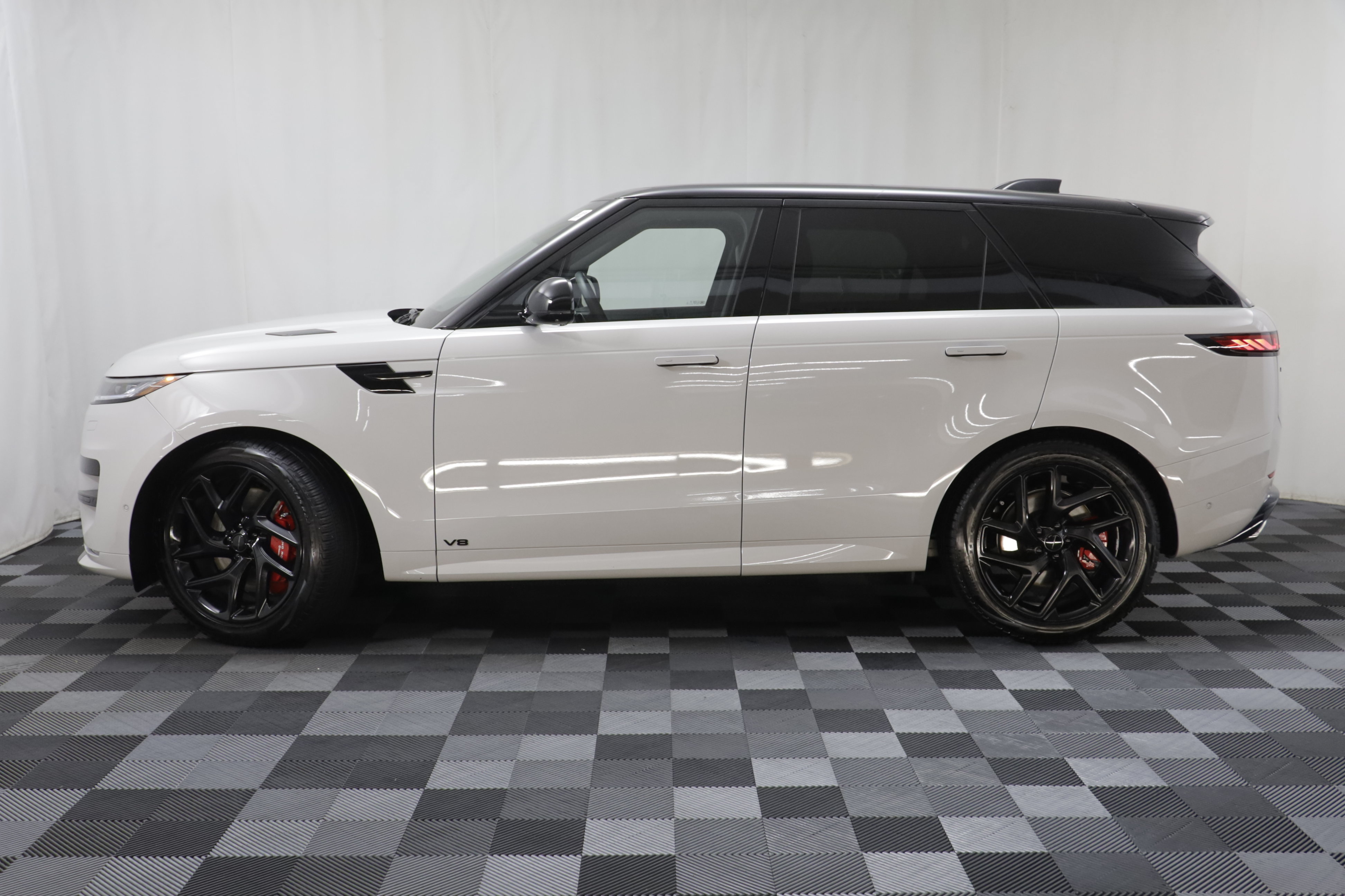 Certified 2026 Land Rover Range Rover Sport Dynamic SE AWD/4WD image 4