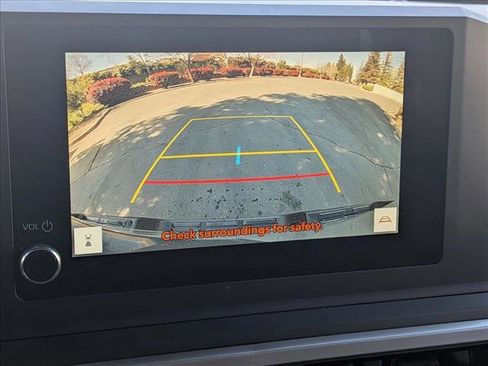 Used 2025 Toyota Tacoma SR image 15