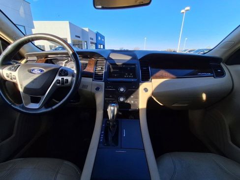 Used 2014 Ford Taurus Limited image 16