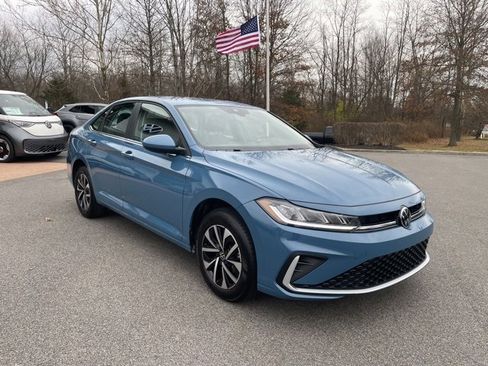 Certified 2025 Volkswagen Jetta S image 5