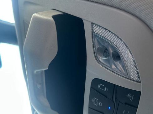 Used 2023 Chrysler Pacifica Touring-L image 17