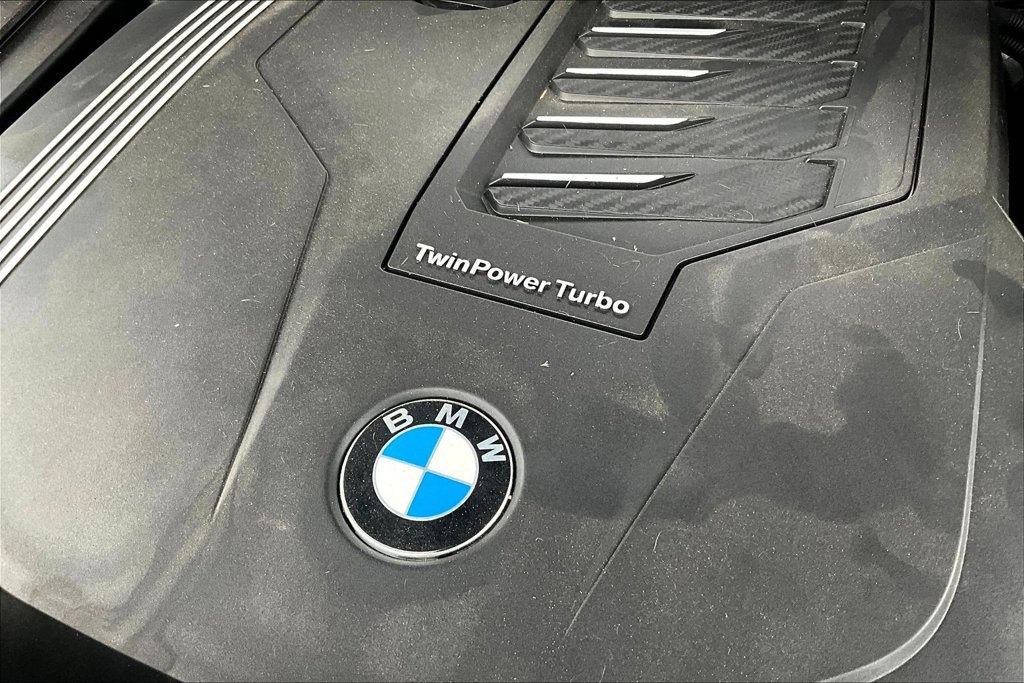 Used 2023 BMW X5 xDrive40i w/ Premium Package AWD/4WD image 34