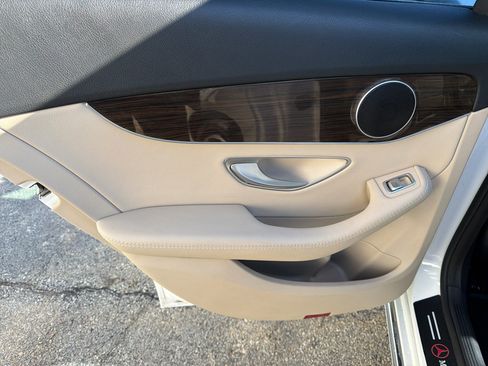 Used 2018 Mercedes-Benz C 300 Sedan image 23