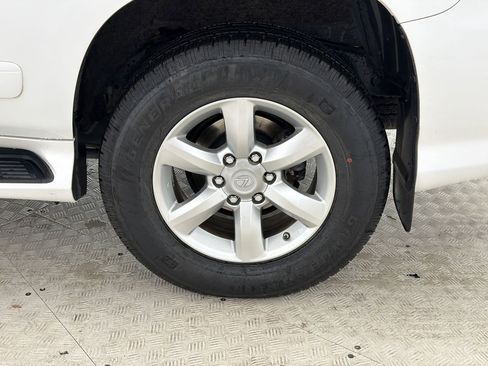 Used 2017 Lexus GX 460 w/ Navigation Package AWD/4WD image 11