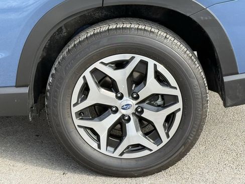 Used 2023 Subaru Forester Premium image 11