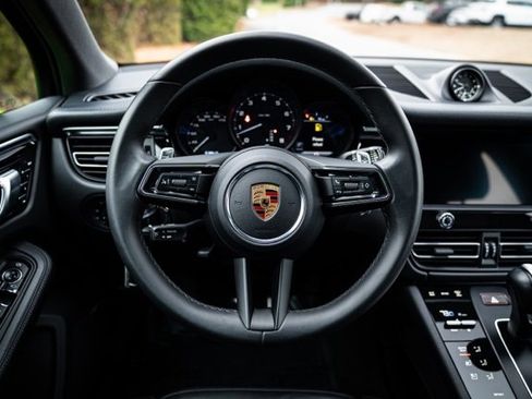 Used 2022 Porsche Macan S w/ Premium Package Plus image 28