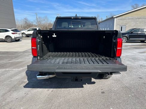 Used 2024 Toyota Tacoma Limited w/ Limited Package (LT) image 16