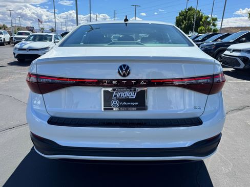 Used 2025 Volkswagen Jetta SE image 5
