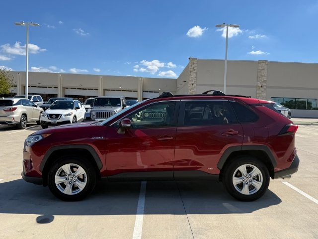 Used 2021 Toyota RAV4 XLE w/ Convenience Package AWD/4WD image 8