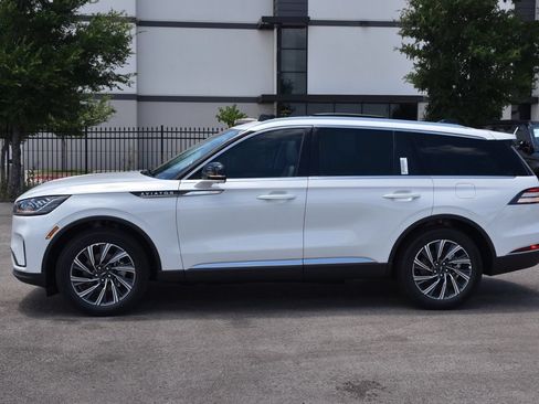New 2026 Lincoln Aviator AWD image 11