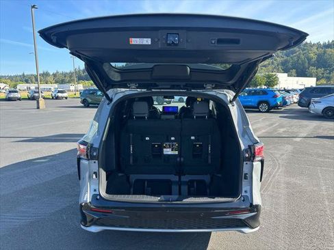 Certified 2026 Toyota Sienna XSE AWD/4WD image 12