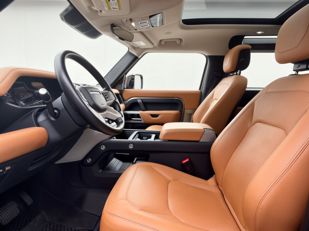 Used 2023 Land Rover Defender 90 SE AWD/4WD image 5