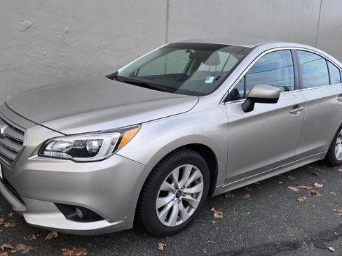Used 2017 Subaru Legacy 2.5i Premium image 2