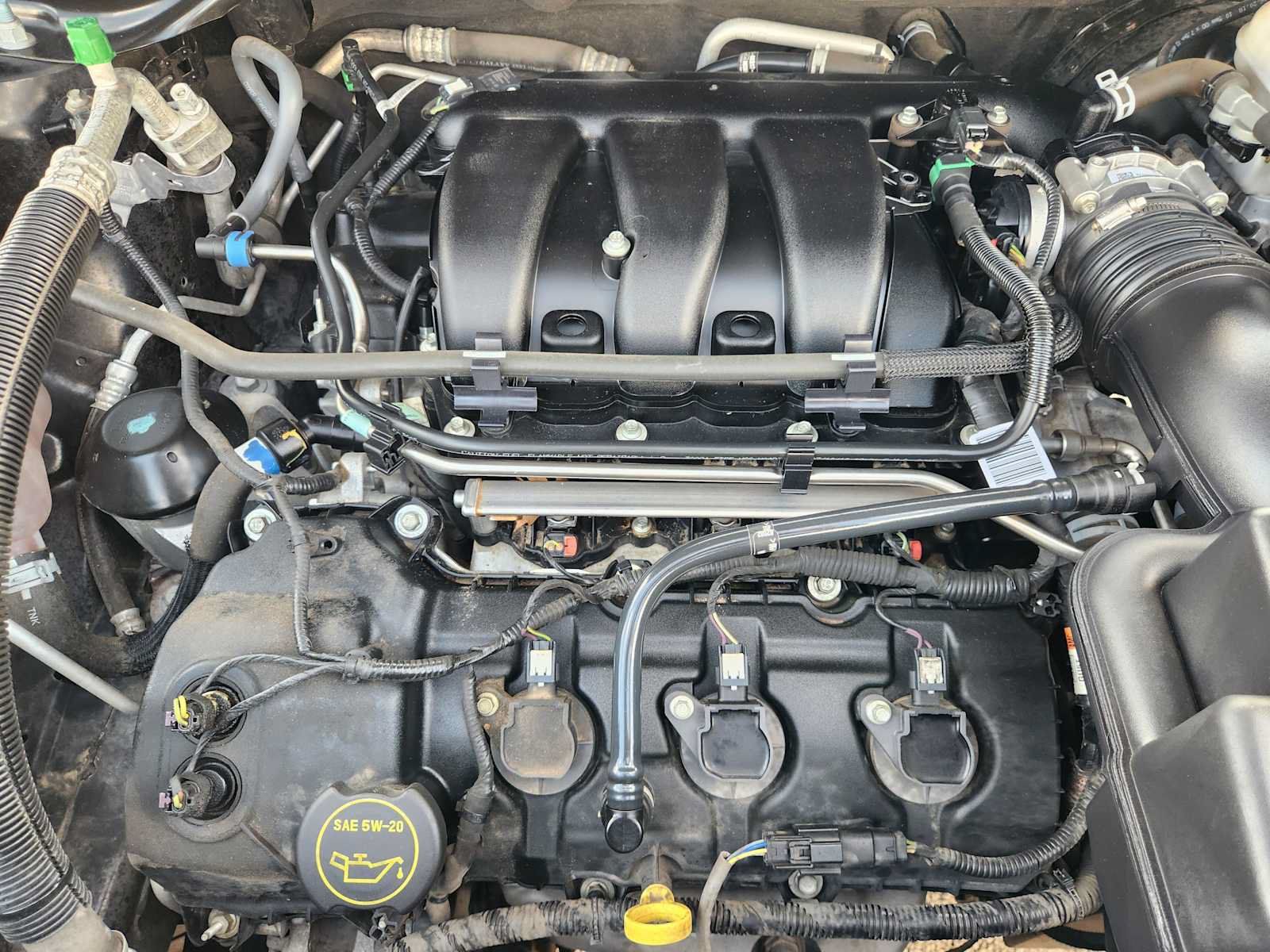 Used 2018 Ford Explorer XLT w/ Equipment Group 202A FWD image 31