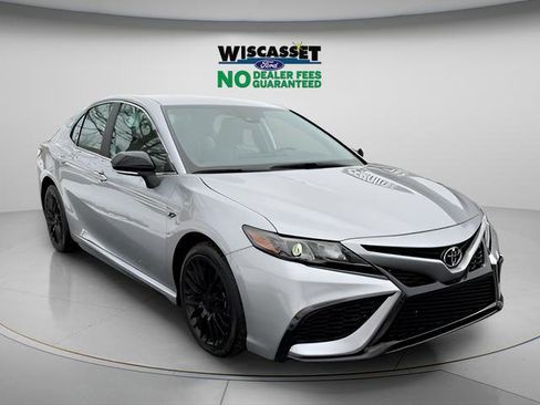 Used 2024 Toyota Camry SE w/ Convenience Package FWD image 1