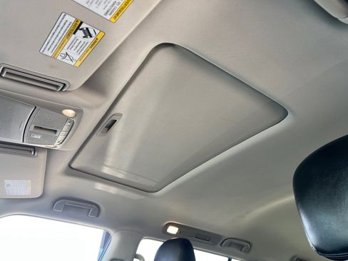 Used 2022 Nissan Armada SL w/ Captain's Chairs Package image 20