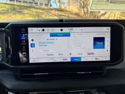 Used 2025 Jeep Wrangler Unlimited Sport image 21