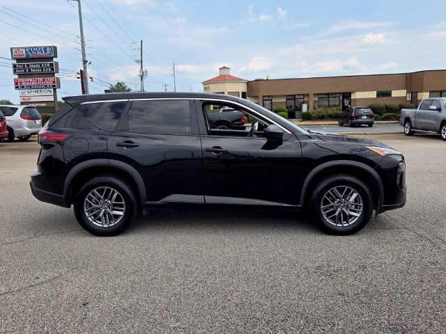 Used 2024 Nissan Rogue S AWD/4WD image 15