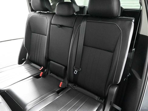 Certified 2022 Volkswagen Tiguan SE w/ Panoramic Sunroof Package FWD image 14