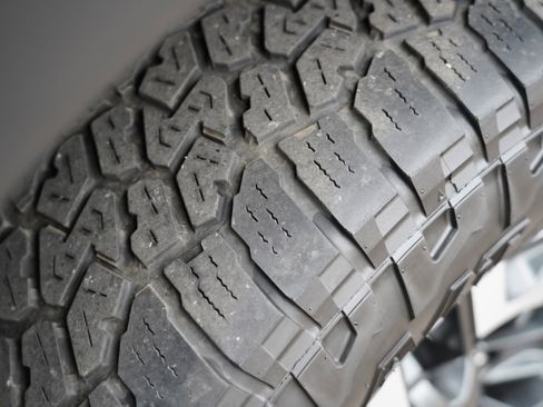 Used 2018 Toyota Tacoma TRD Off-Road image 28